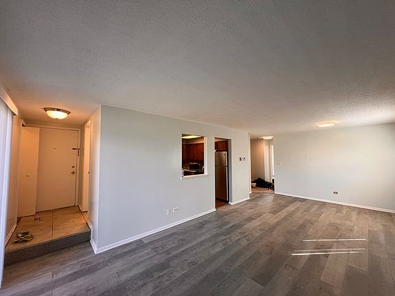 3rd image of 20 Parkside Ct APT 12