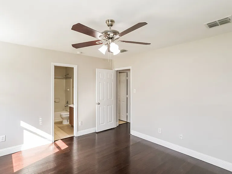 1428 Waterford Dr — Photo 8