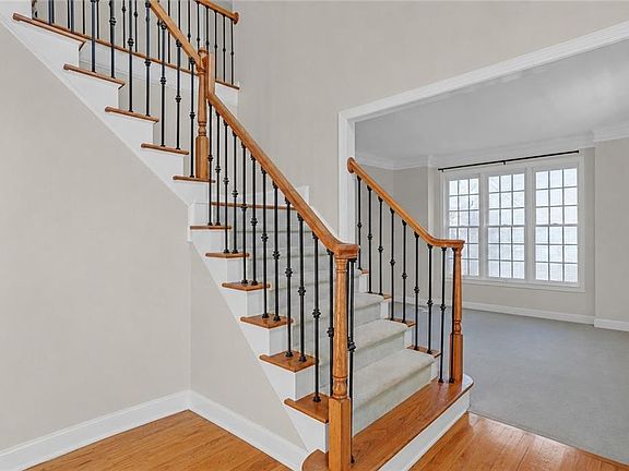 5th image of 4812 Hopeton Dr