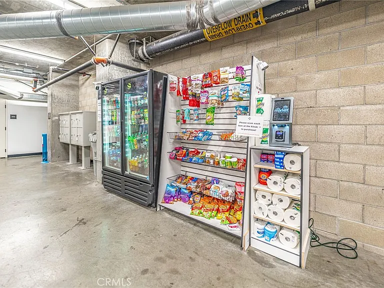1050 S Grand Ave #1305 — Photo 30