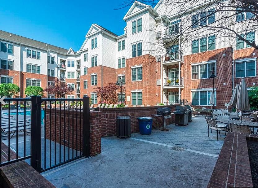Grilling & Community Patio