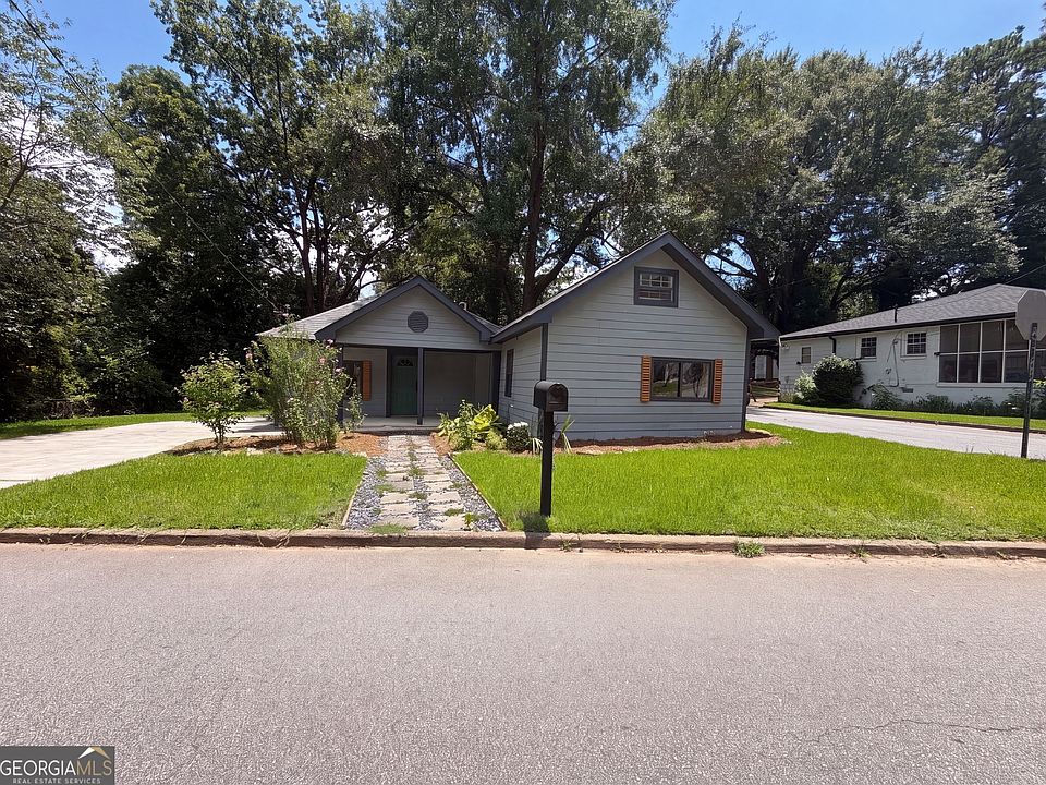 1st image of 470 Oak Dr