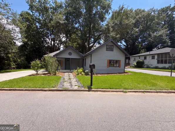 470 Oak Dr, Hapeville, GA 30354