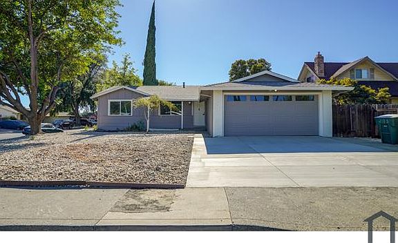 5th image of 293 Arrowhead Dr