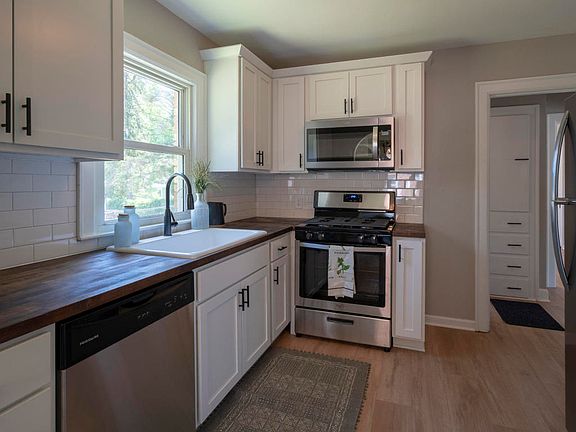 2nd image of 1224 Cooper Ave SE