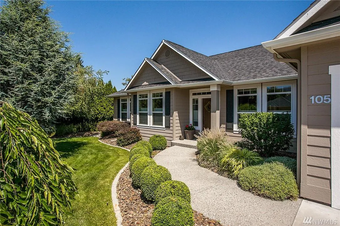 3 bed, 2.5 bath, 2650 sqft, $3,600 — Photo 1
