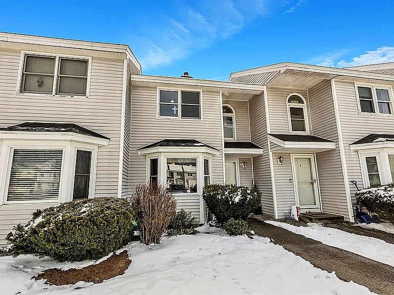 1st image of 50 Cromwell Dr Unit 3