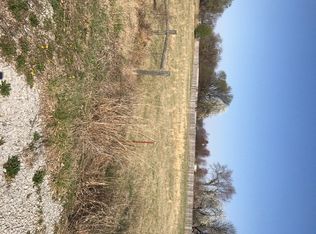 N Carl St, Siloam Springs, AR 72761