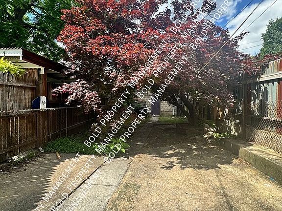 2nd image of 435 Walnut St