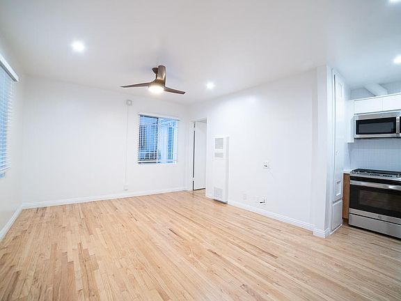 3rd image of 4371 Rosewood Ave