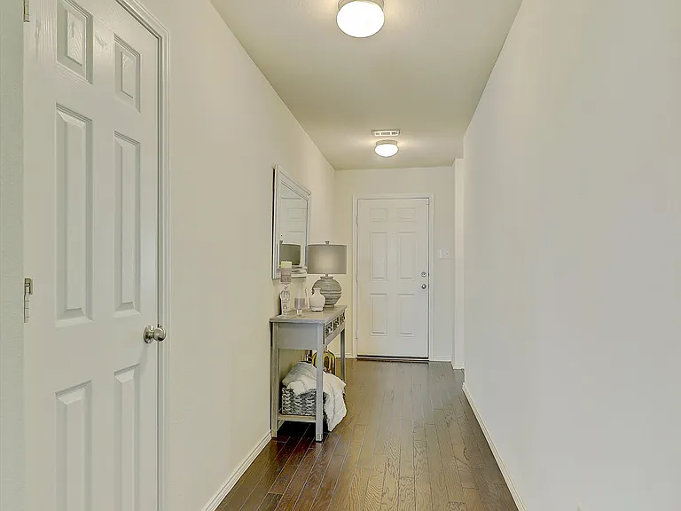 2207 Heaton St — Photo 3