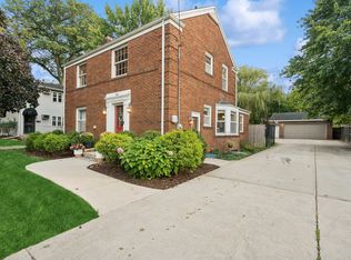 515 E 9th St, Lockport, IL 60441