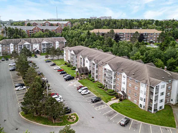 Stonecrest Village, 81 Radcliffe Dr, Halifax, NS B3M 4P2