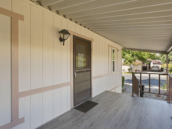 5th image of 427 Royal Crest Cir
