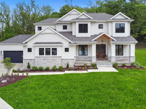 815 S Kingswood Ct, West Des Moines, IA 50266