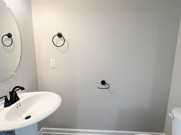 106 Smithson Ct — Photo 17