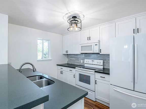 5th image of 595 Newport Way NW #D4