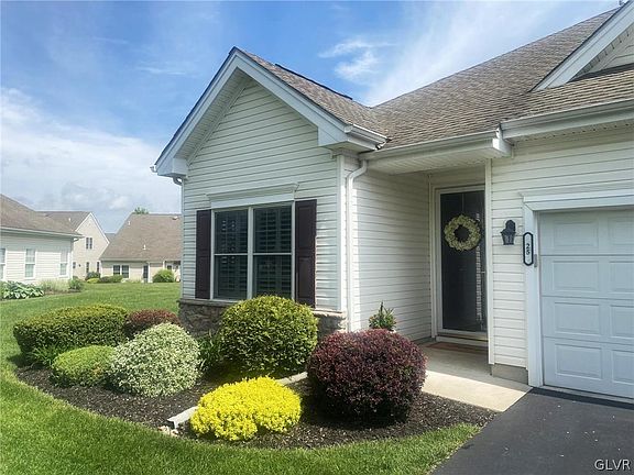 3rd image of 25 Moor Dr