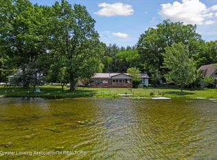 10051 Birch Dr, Riverdale, MI 48877