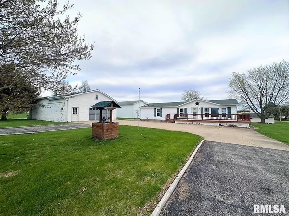 409 233rd St, Aledo, IL 61231