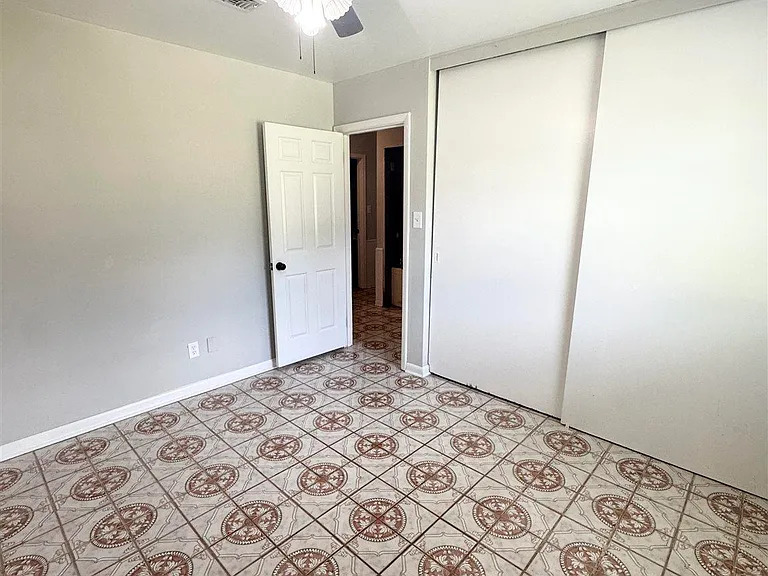 802 Blue Springs Dr — Photo 12