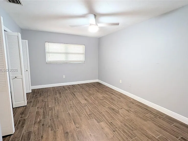 315 SE 23rd Ave #1-5 — Photo 8