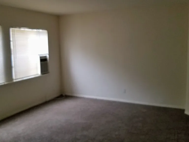 701 Gayley Ave — Photo 3