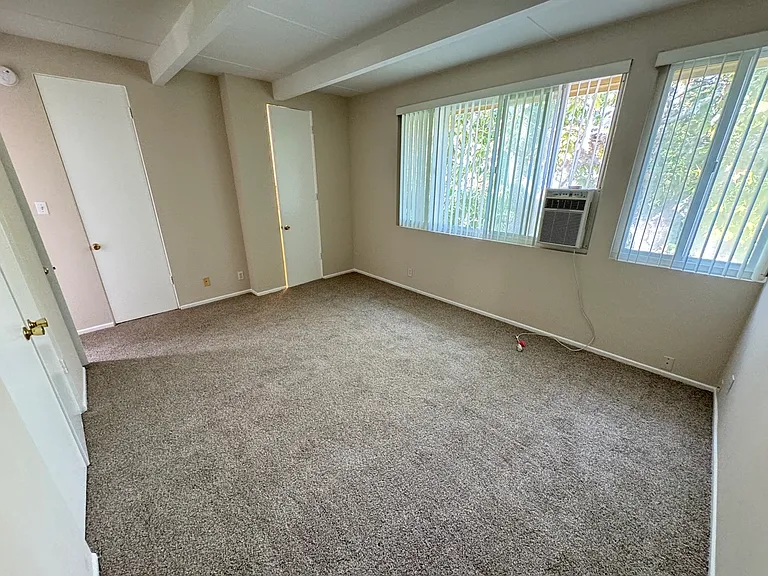 11500 Rochester Ave #11500 — Photo 8