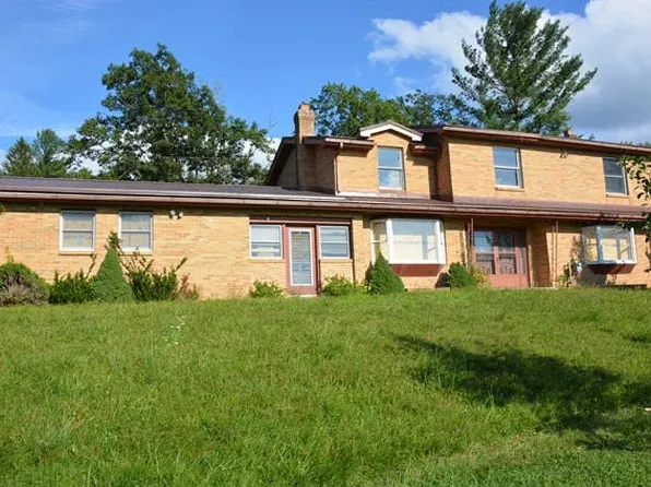 186 Kennedy St, Elkins, WV 26241
