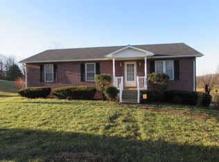 495 Chinquapin Ave, Rural Retreat, VA 24368
