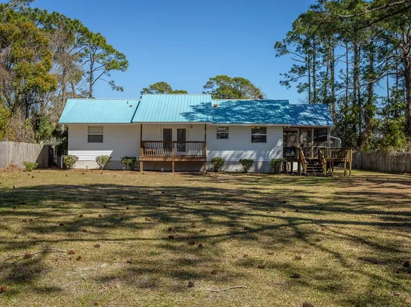 10 6th St, Eastpoint, FL 32328