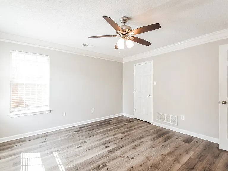 9793 Dogwood Ct E — Photo 10