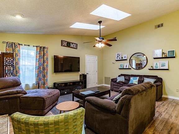 4th image of 3613 Marsh Creek Dr