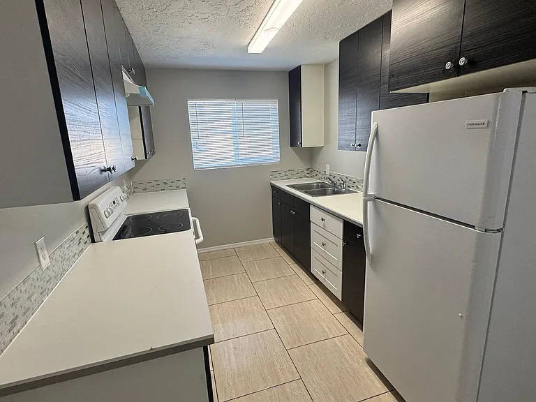 625 E Marilyn Ave #1 — Photo 6