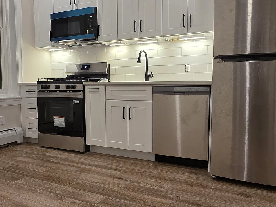 21 E Main St #1