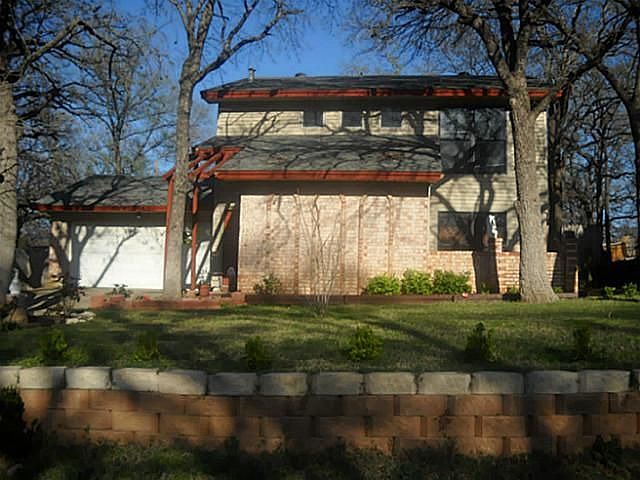 1st image of 415 Lakevista E