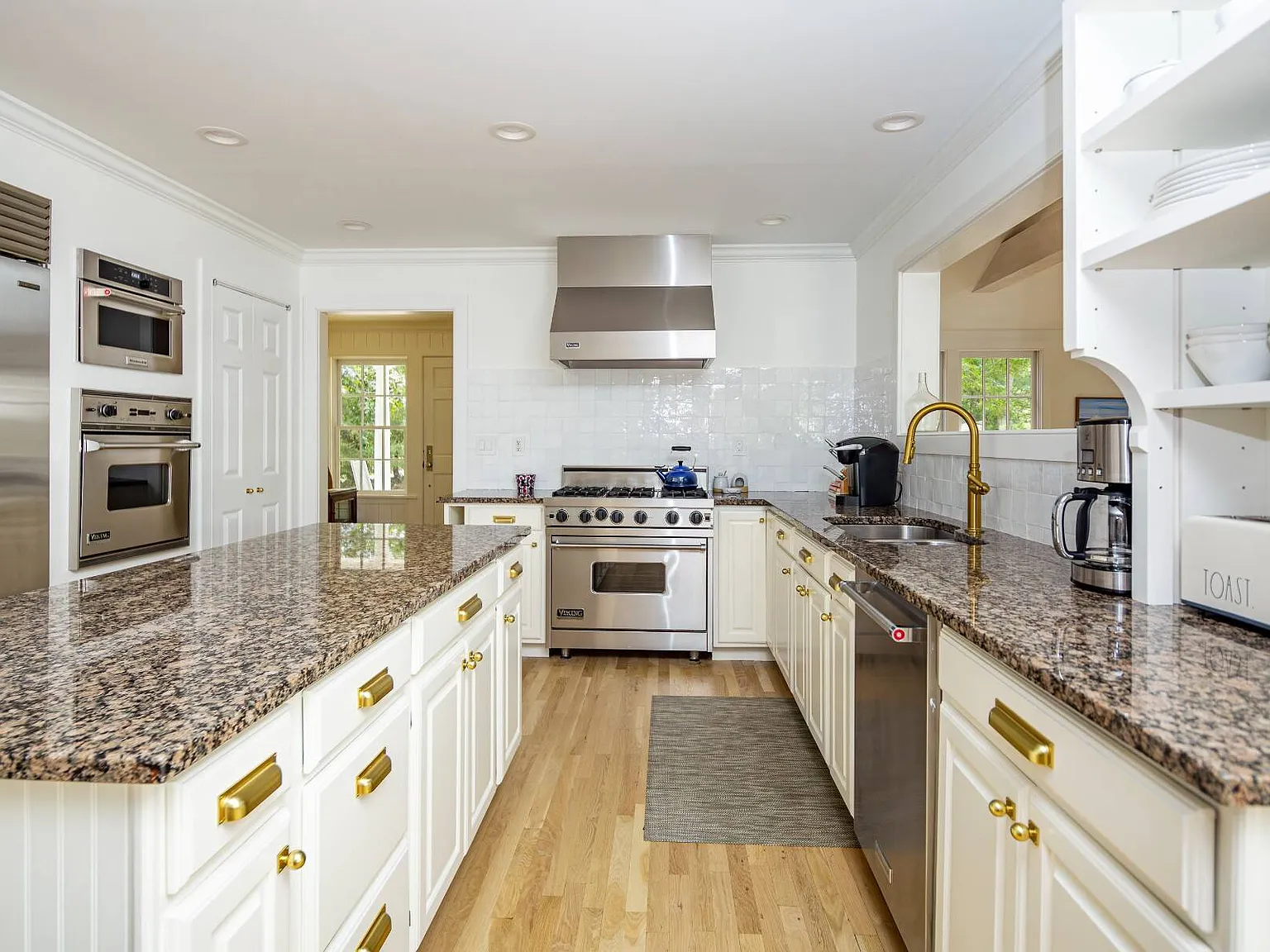 5 Beds In Wainscott — Photo 4