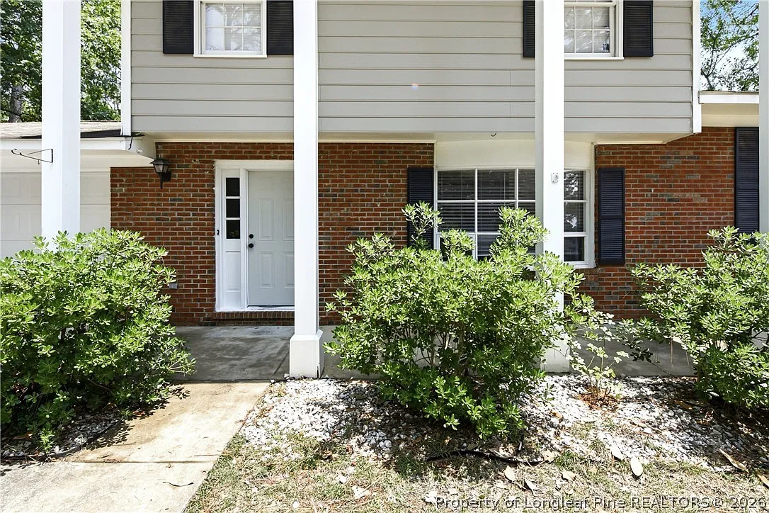 3 bed, 2.5 bath, 1808 sqft, $2,200 — Photo 4