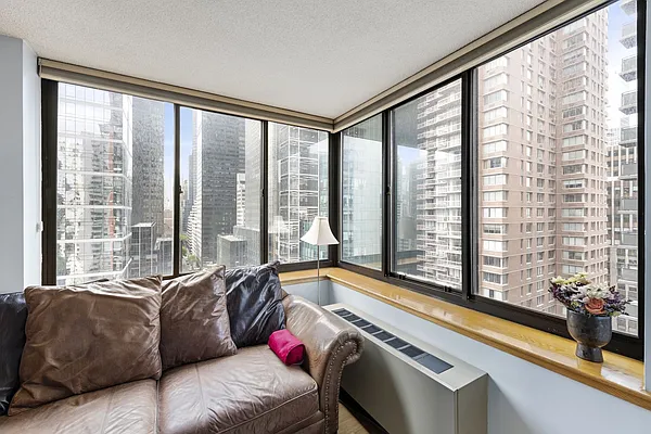 Rented by Compass | media 33