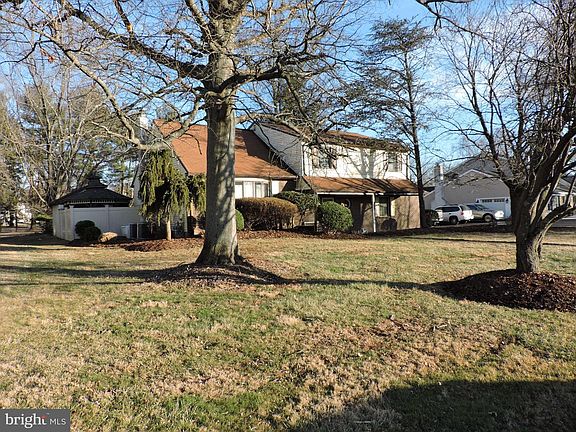 3rd image of 55 Chestnut Dr