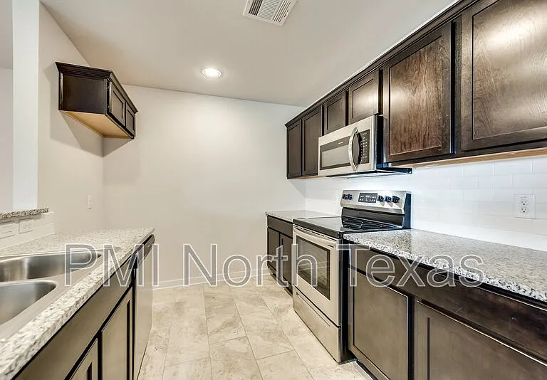 616 N 6th St — Photo 7
