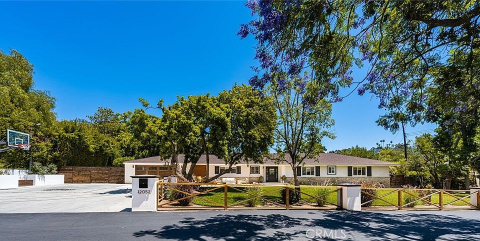 1st image of 12052 Larchwood Ln