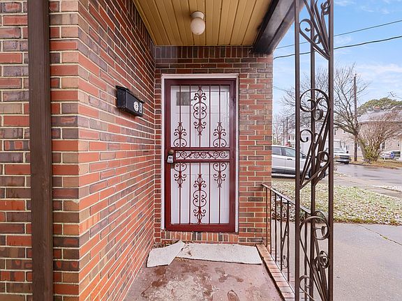 3rd image of 9268 Buckman Ave #B