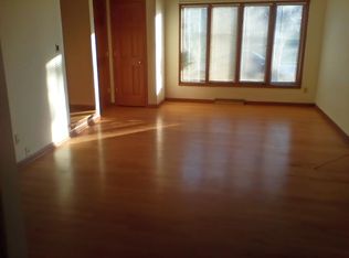 7111 Forest Ct, Windsor Heights, IA 50324