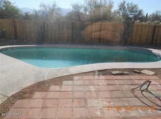 8480 N Firethorn Ave, Tucson, AZ 85742