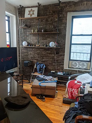 Rented by Loisaida Realty | media 22