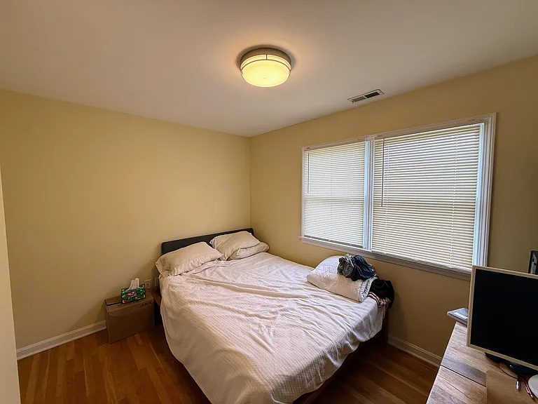 211 Hunyadi Ave — Photo 32