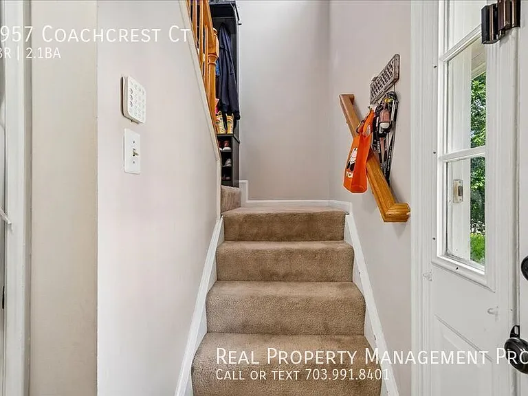 7957 Coachcrest Ct — Photo 6