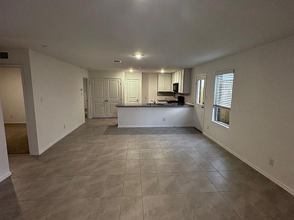 3rd image of 1435 Dovekie Dr