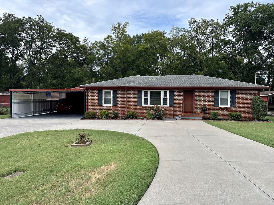 1st image of 404 Ross Dr